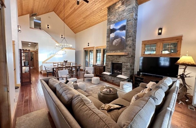 Dover Bay Cabin Idyllic Luxury in the Heart of Idaho's Mountain Lake Wonderland