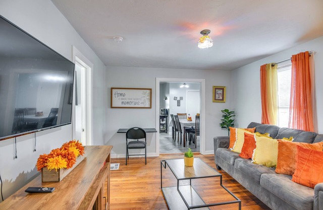 Downtown Brockton Apt < 1 Mi to Local Dining