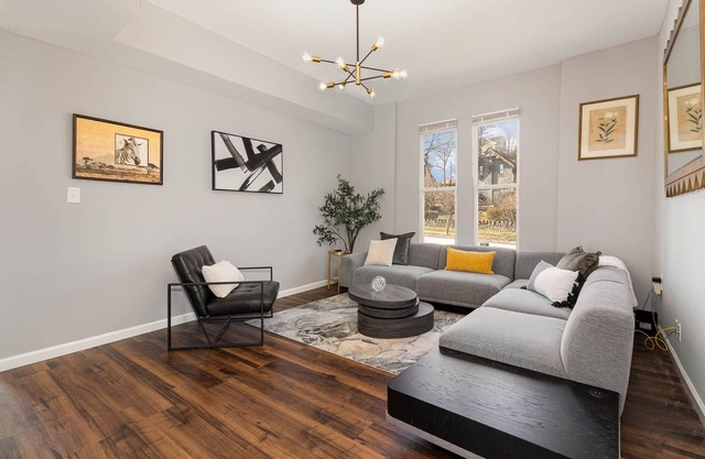 Downtown Cincinnati Views—Prime Location, A Few Minutes to Everything!