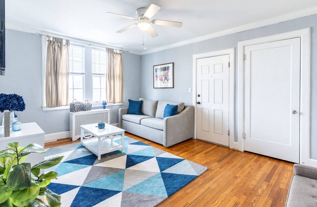 Downtown Condo 2021 Renovated Bathroom 1BR/1BA