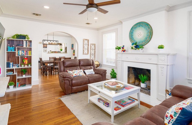 Downtown Dreaming *️ 3/2 Entire House *️River Walk*️Alamo