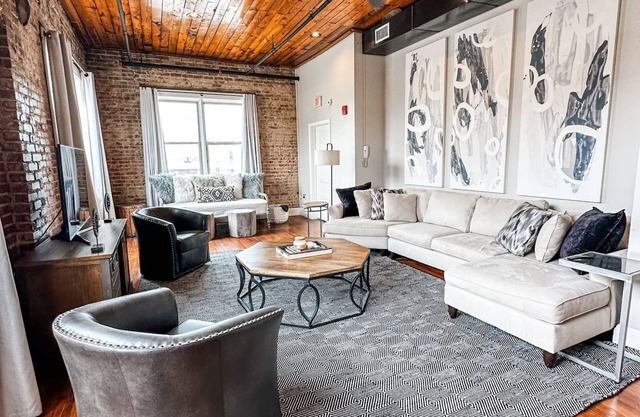 Downtown Lofts 1 Bedroom Penthouse