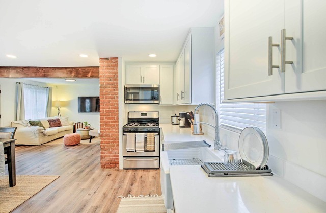 Downtown Long Beach Home: Walk Everywhere!