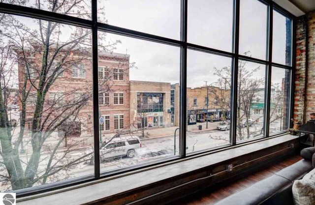 Downtown Luxury Traverse City Loft on Union St
