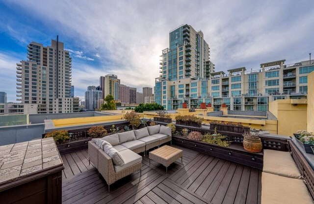 Downtown Tuscan Townhouse on Cortez Hill; Rooftop Deck