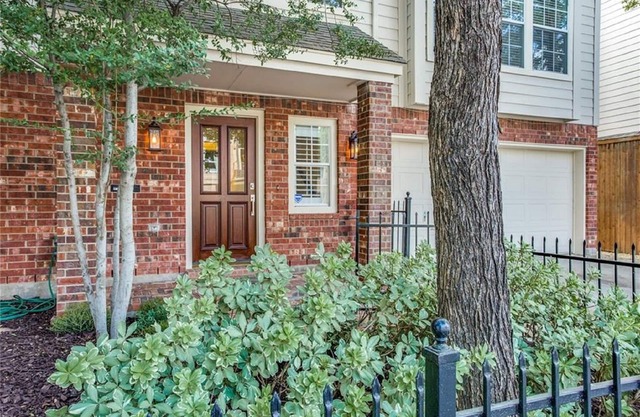 DREAM HOME in the Heart of Oak Lawn! WALK SCORE 94