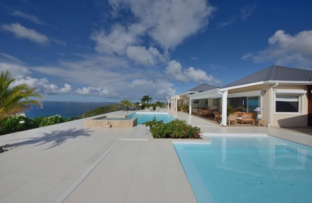 Dream in Blue - Villa with Incredible Views and More