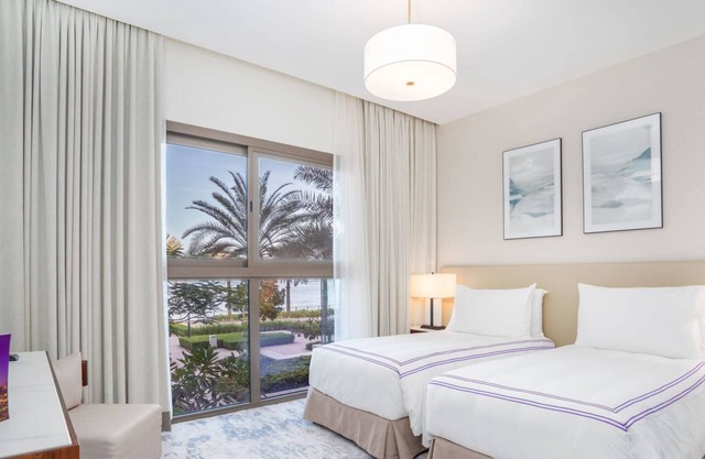 Dream Inn - Superior 2BR Suite with Beach Access