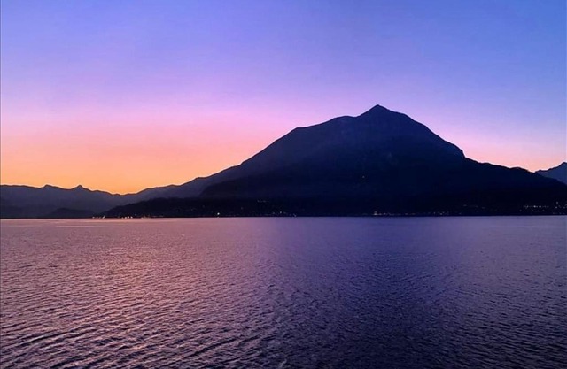 Dream lake PANORAMA, garage in the center of Varenna