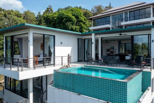 Dream pool villa with sea glimpses
