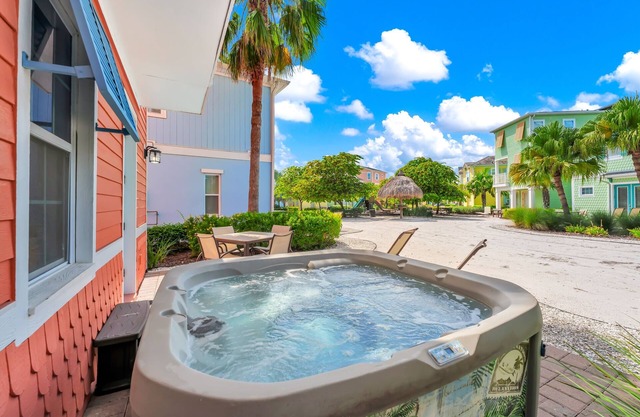 Dreamy Coral Cottage with Hot Tub near Disney with Margaritaville Resort &.