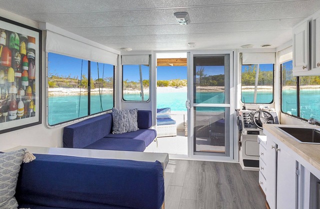 Dreamy floating getaway in Exuma