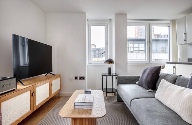 Dreamy Old Street 2BR, nr Gardens, Tube & Shoreditch, by Blueground