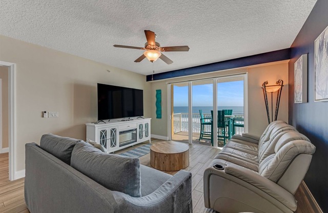 Driftwood Escape at The Aruba - Pool and hot tub open!