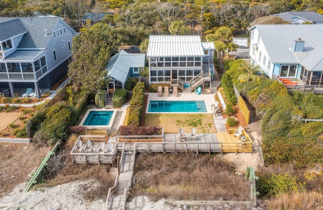 Drip Dry Up: Oceanfront 2BR Duplex with Heated Pool & Stunning Views!
