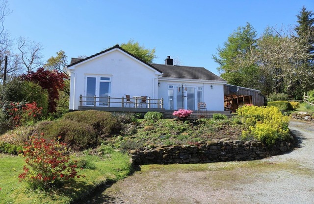 Drumgarry - Skye house with breathtaking sea views.
