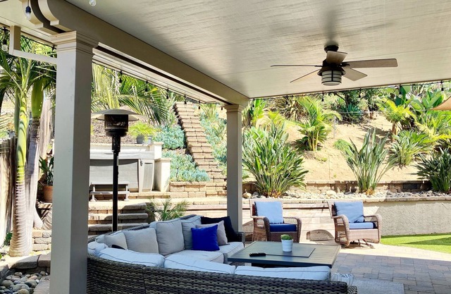 Dual master 4-bedroom home with hot tub