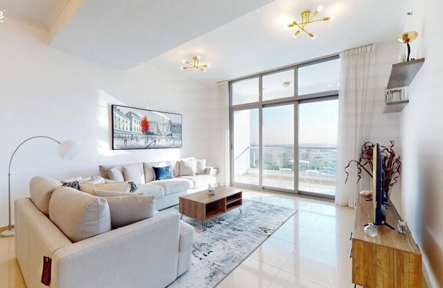 Dubai Marina Apt | City & Sea Views Near JBR Beach