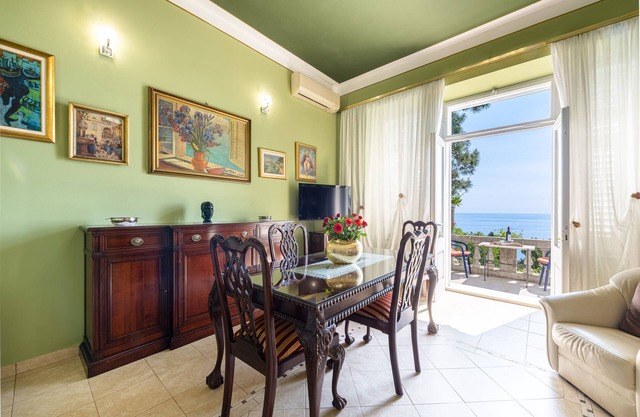 DUBrovnik Seaview Apartment 10 min walk to the Old Town