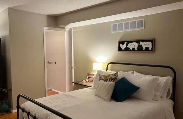 Duck Creek Inn - Mallard + Khaki