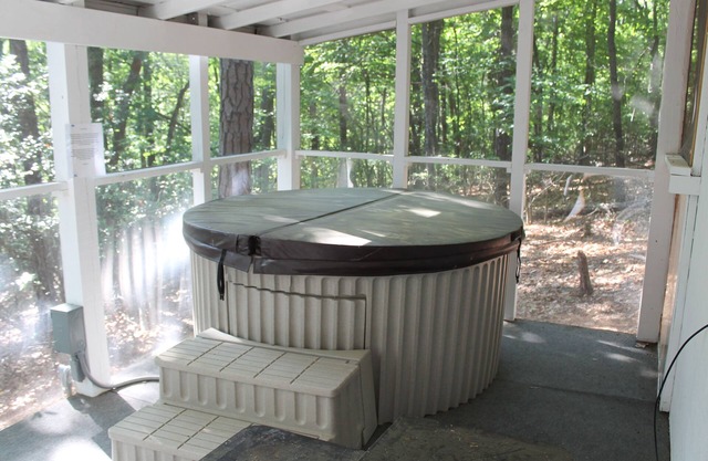 Duke's Den, A Storybook Mountain Getaway.