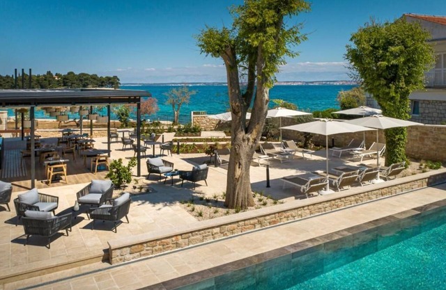 DUNATOVI DVORI Heritage Hotel