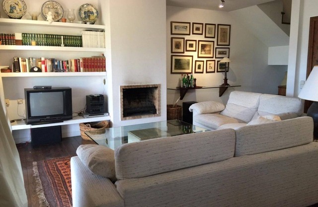 Duplex 3 Bed Rustic Style, Fireplace, Terrace & Cadí Views