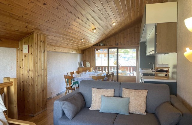 Duplex 3 Rooms for 7, Bright Living Space, 3 Balconies, Near Ski Lifts (300m)