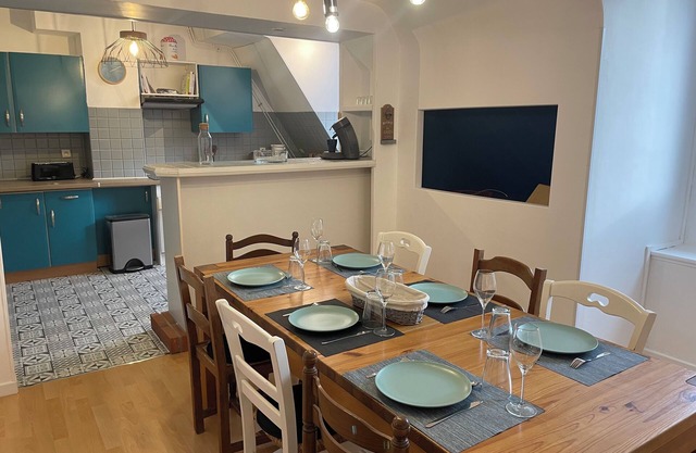Duplex apartment - Sleeps 7 - Ideally located on the banks of the Seine