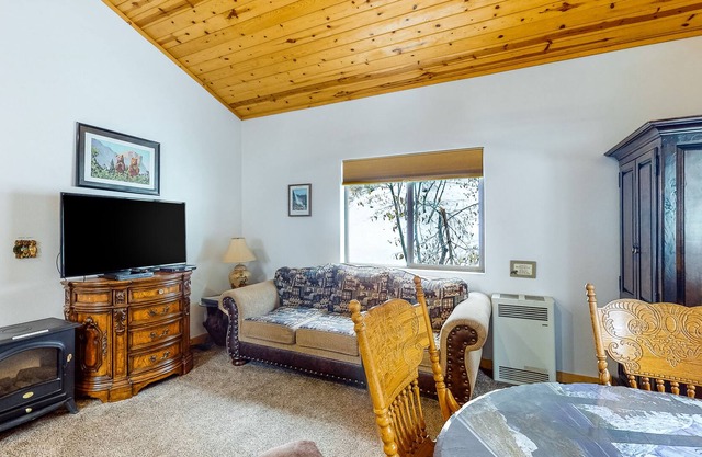 Duplex upper level with prime location in Yosemite National Park