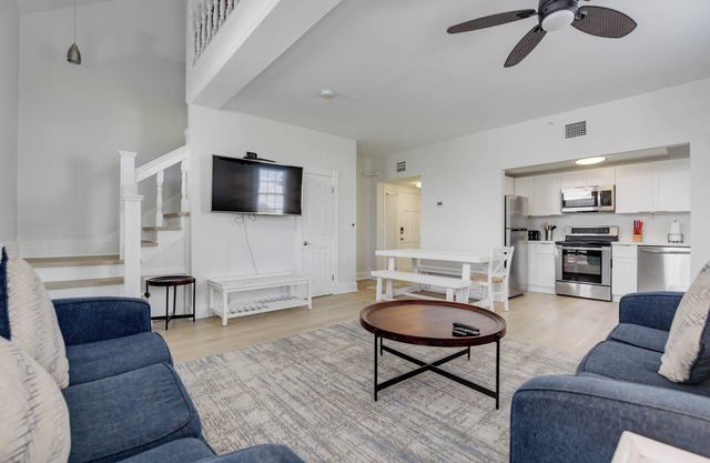 Duval Delight | Recently Remodeled Condo on Duval!