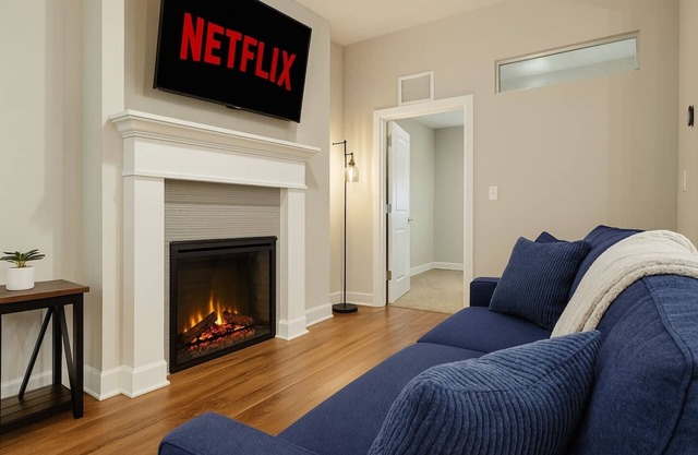 Dwntwn Luxe Suite | Rock Hall Stadiums Casino