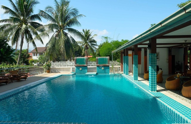 E-Outfitting Vang Thong Hotel
