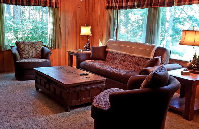Eagle River/Conover House -Come Explore NearTrails