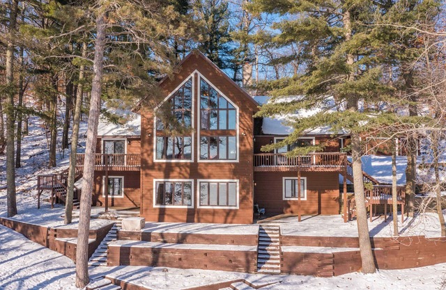 Eagle's Nest on Gull Lake