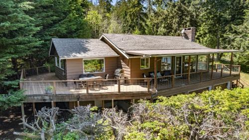 Eagles Watch by AvantStay Large Deck w Views