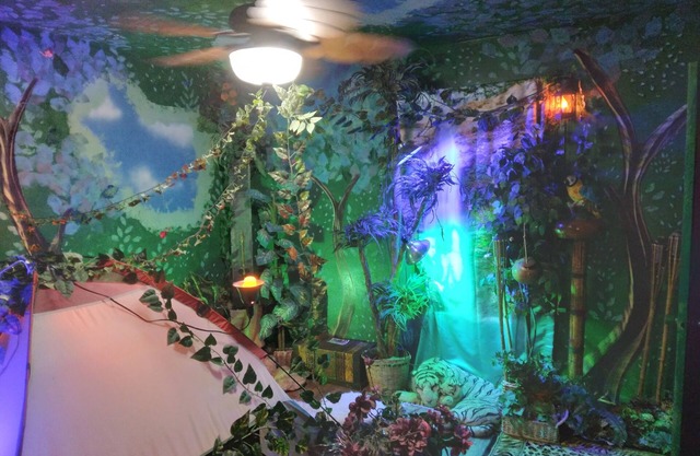 Earthovision Manor