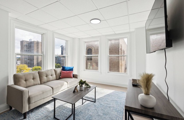 East 636I Cozy & Comfy I Downtown I Gym