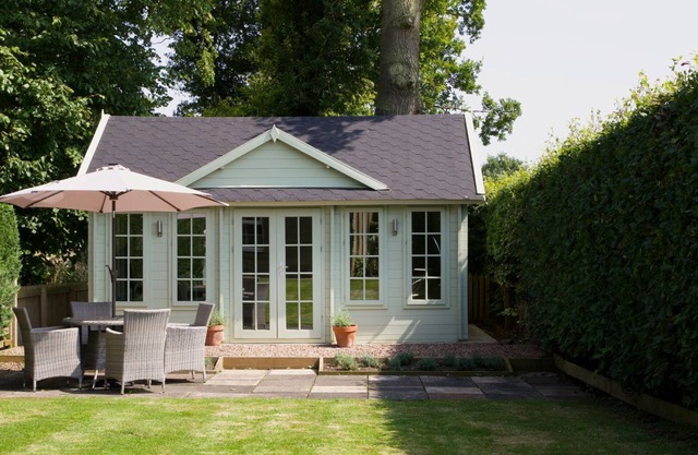 East Lodge, Bughtrig - Sleeping 4 Guests in 2 Bedrooms, Dog Friendly