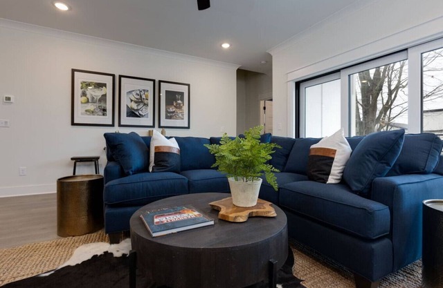 East Nashville Stunner-Minutes To Downtown