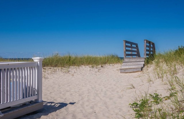East Sandwich Beachfront Retreat