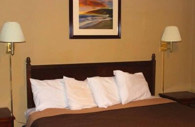 Eastwood Inn Of Wadena
