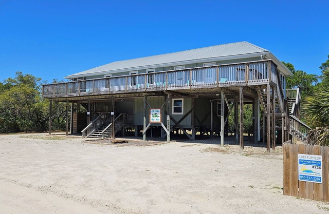 Easy Beach Access - 2 FREE BIKE RENTALS INCLUDED WITH YOUR STAY!