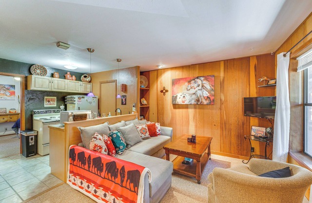 Easy Resort Access: Angel Fire Adventure Condo!