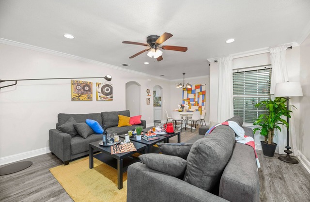 Easy walk to AT&T Stadium/Texas Live/Globe Life Field, Sleeps 12 Comfortably!
