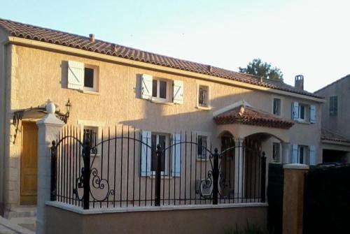 Eclats du Sud hébergements "les Lavandes" ou "les Romarins" meublés de tourisme classés 3 étoiles