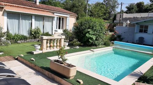 Eclats du Sud, villa les Cigales avec piscine, proche Cassis, meublé de tourisme 3 étoiles