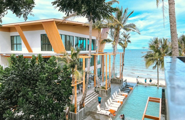 Eco Cozy Beachfront Resort Chaam