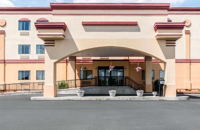 Econo Lodge Carlisle Central
