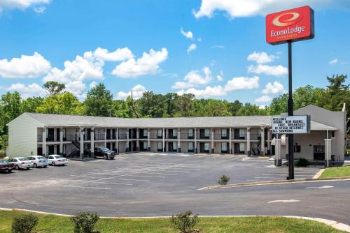 Econo Lodge Inn & Suites Evergreen